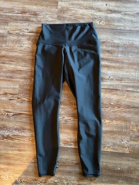 ALO yoga black compression leggings Medium